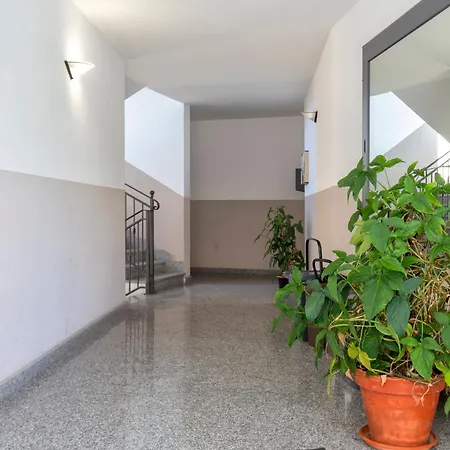 Sardinia Re - Casa Grace Daire *